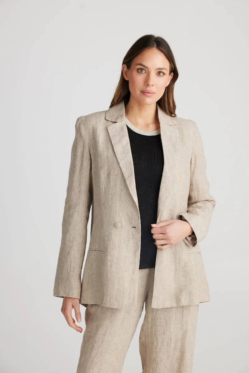 Adel Blazer, Natural