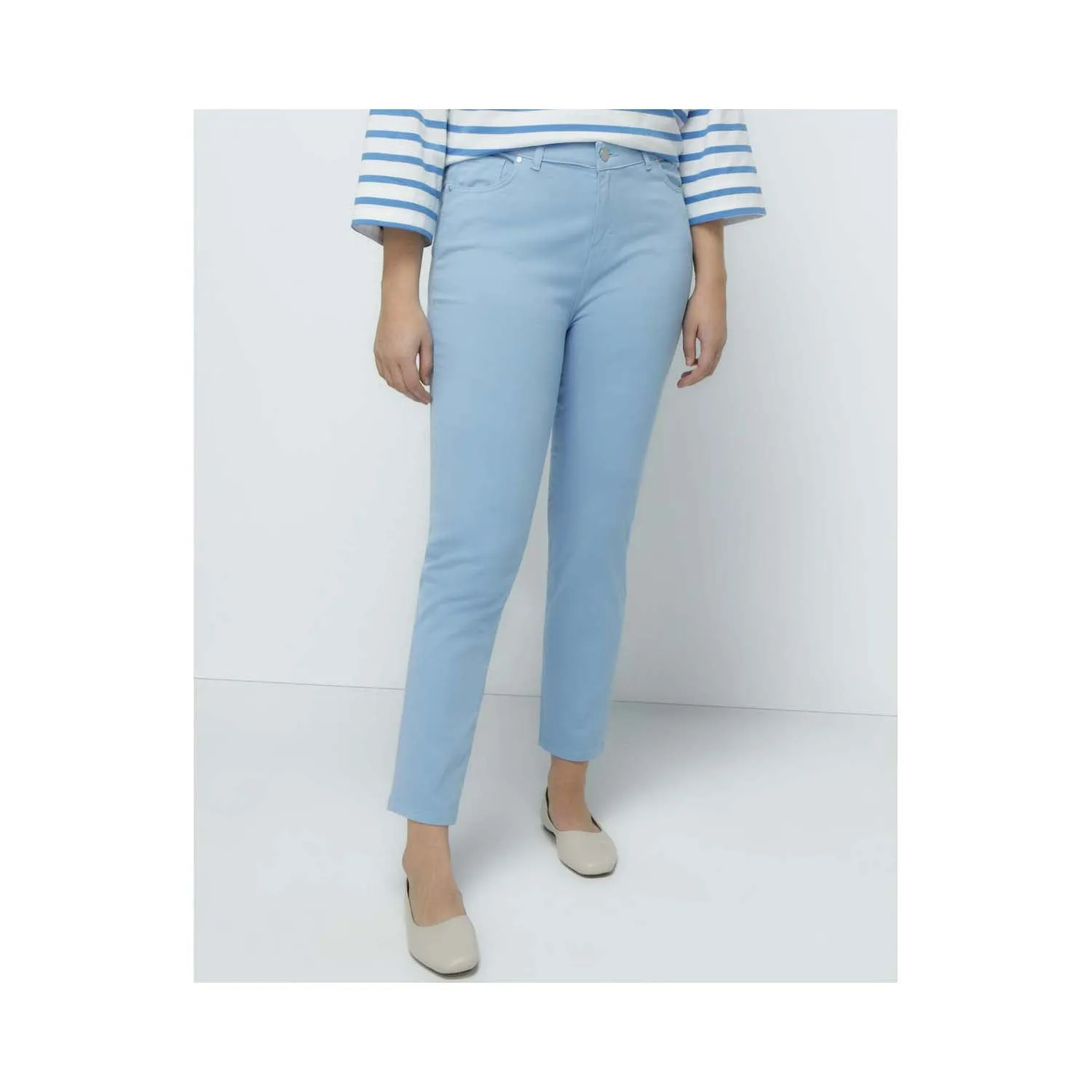 Ashley  Push-Up Jeans - Blue