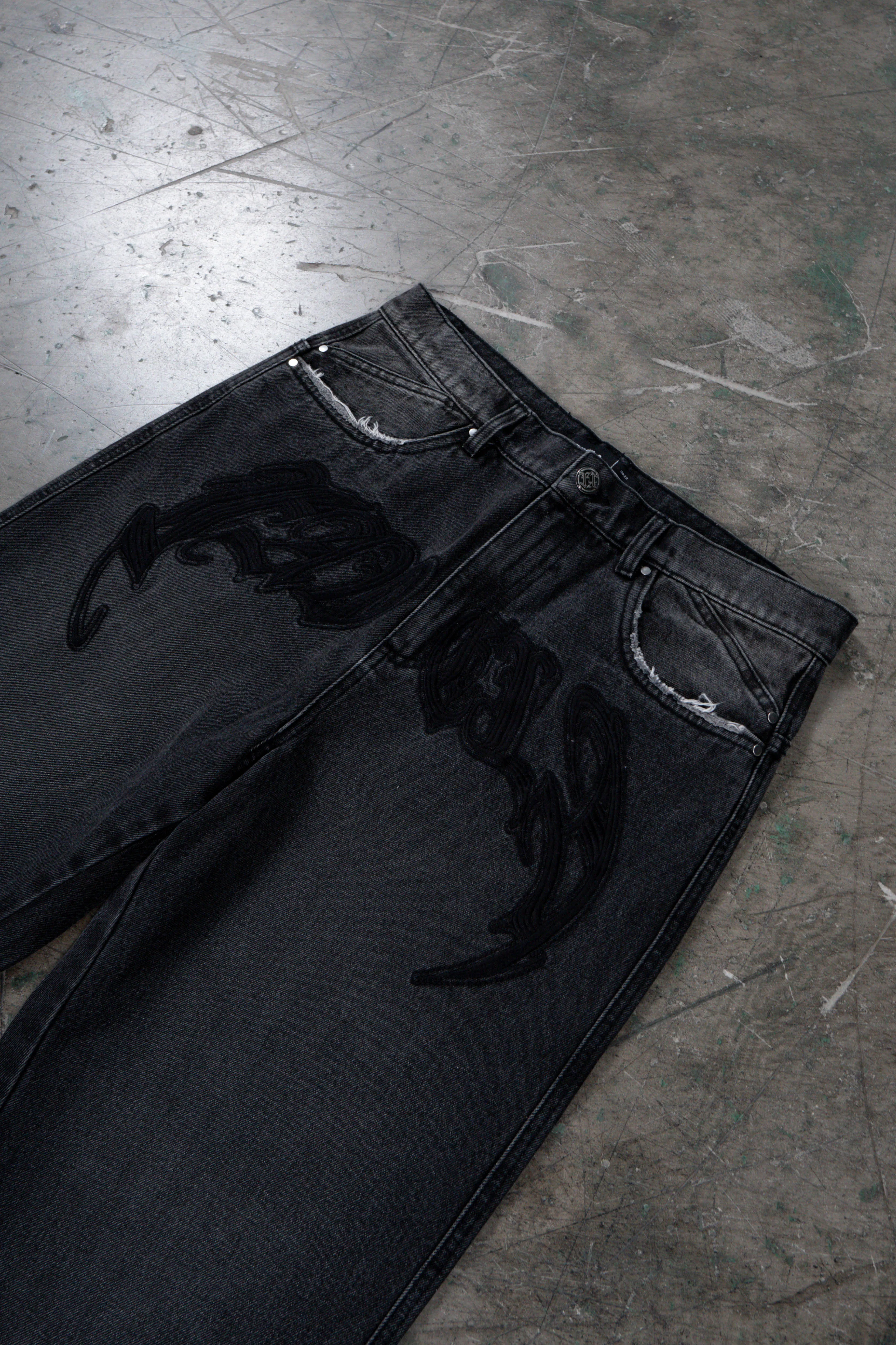 AVES BLACK DENIM