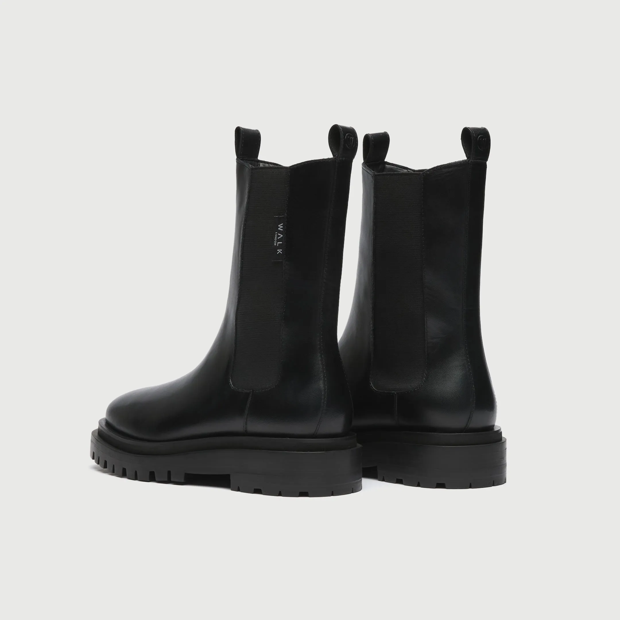 Dana Chelsea Boot