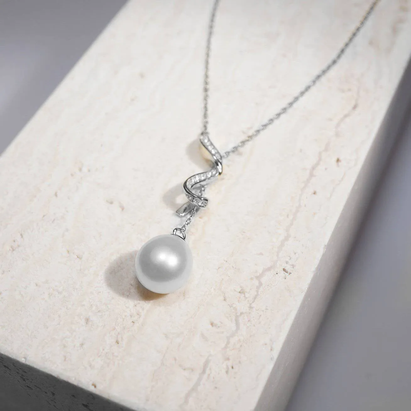 Elegant Freshwater Pearl Necklace WN00502