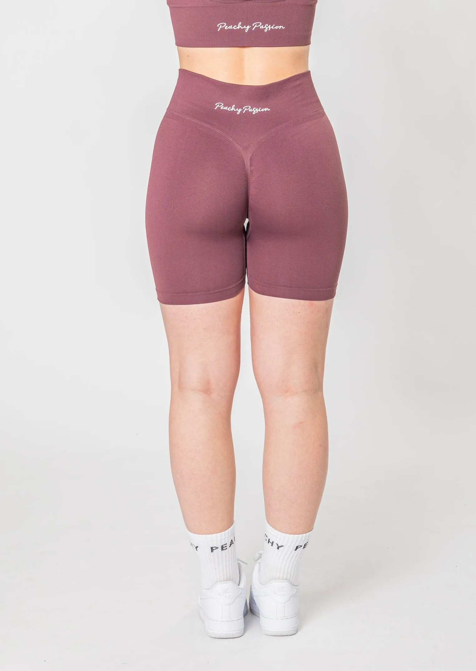 [VORBESTELLUNG] PURPOSE Scrunch Shorts